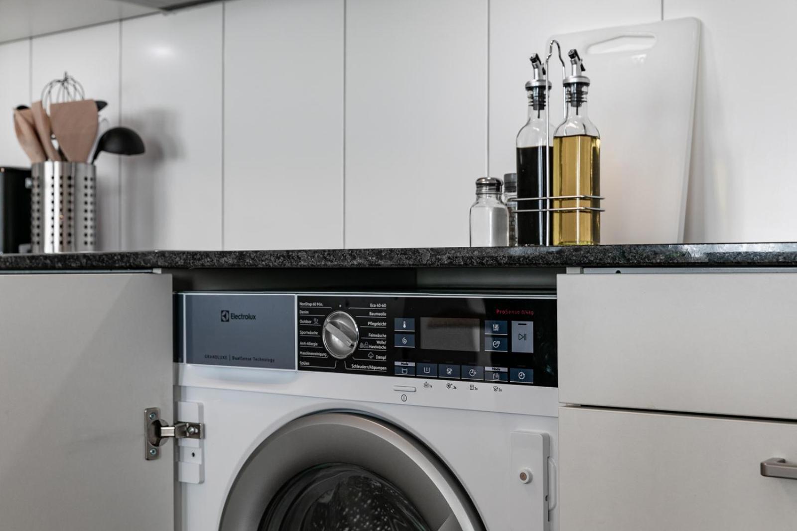 Spirit Apartments Zentral Mit Gratis Parkplatz Lucerne Bagian luar foto